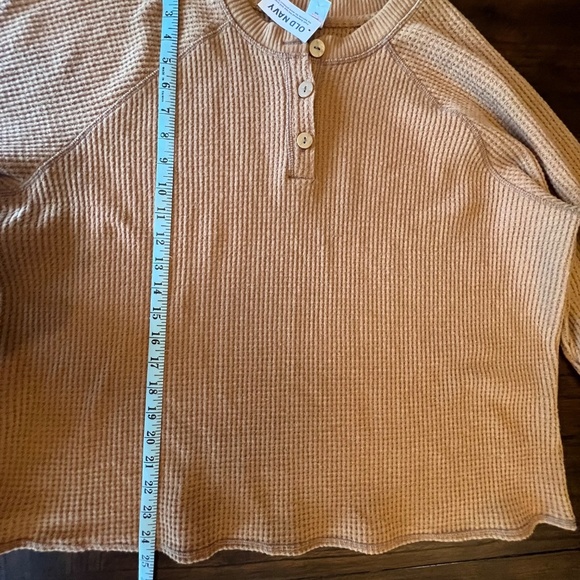 NWT Old Navy Thermal Knit Cropped Henley Caramel Long Sleeve Top, Size XL - Picture 5 of 8